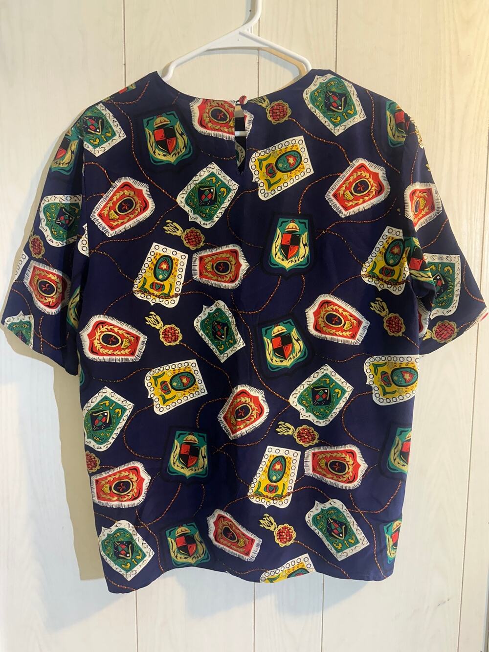 Vintage Elisabetta Sirani Silk Blouse Womens L Navy Blue Baroque Crest Medallion